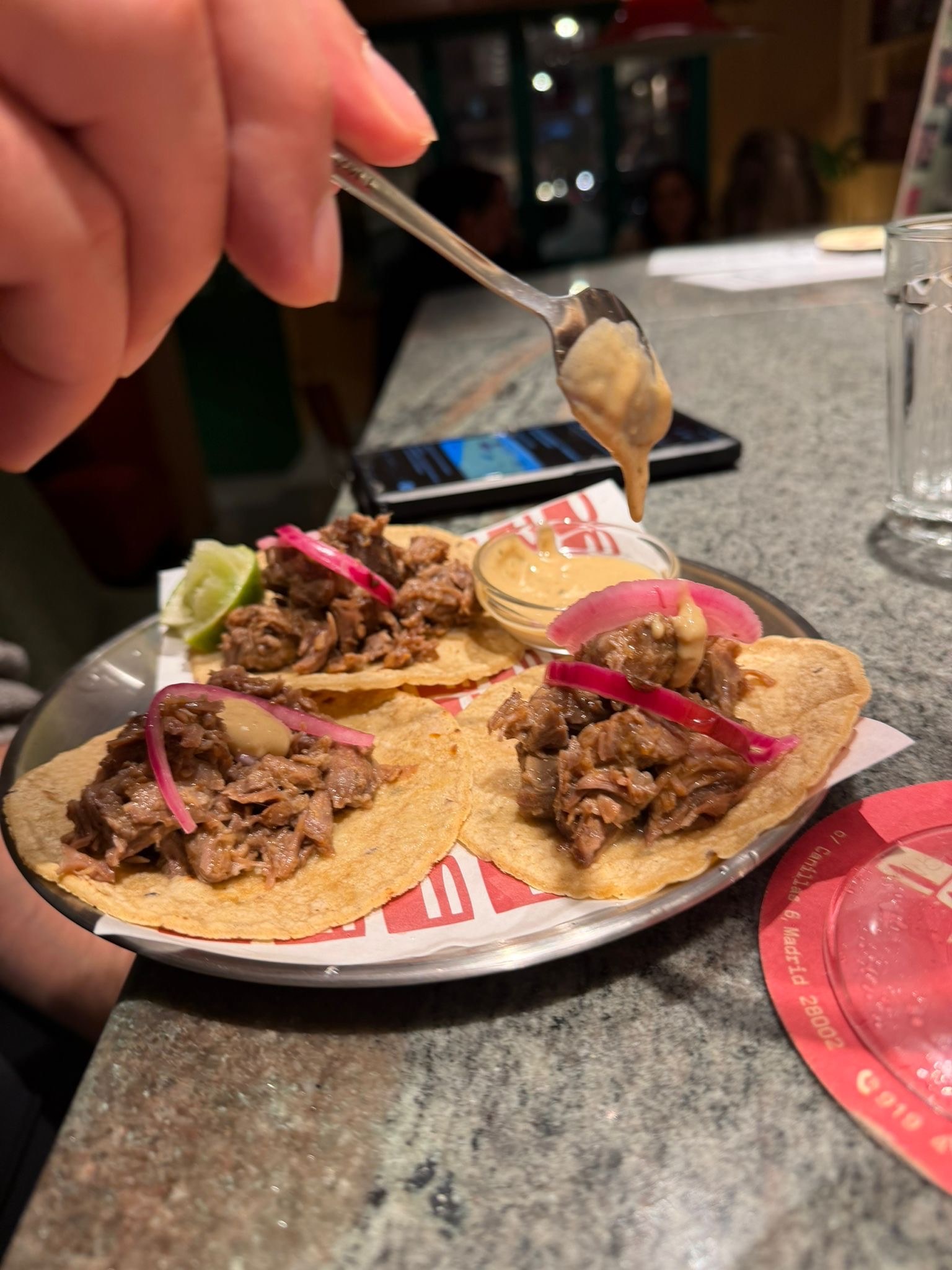 Tacos con FURIA servida por encima